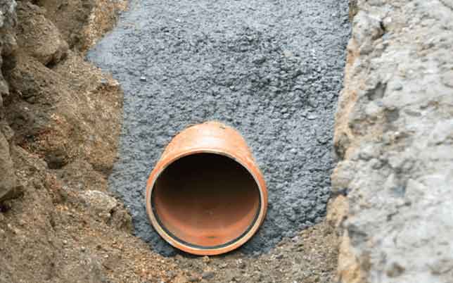 sewerage works by Arthur and Qwee